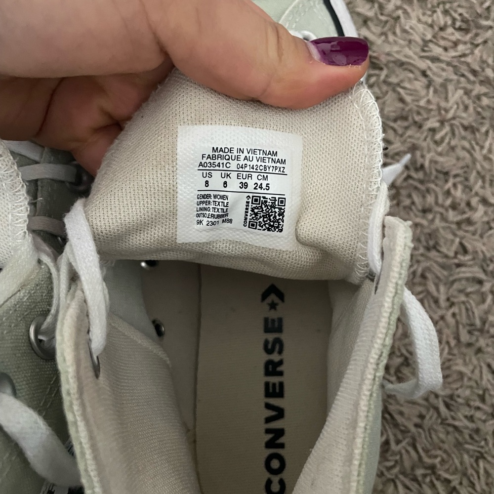 Converse - Picture 3 of 7